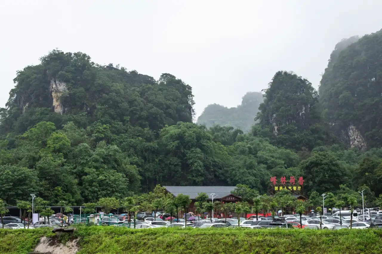 门禁控制器与报警主机联动方案在园区安防中的应用解析